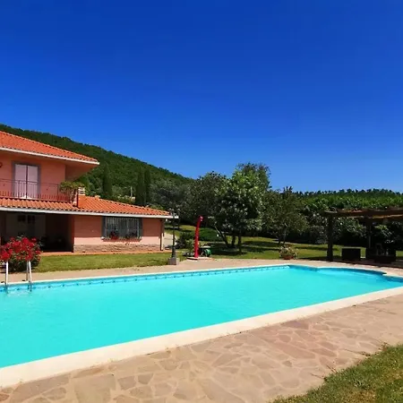 Montesegnale Villa *